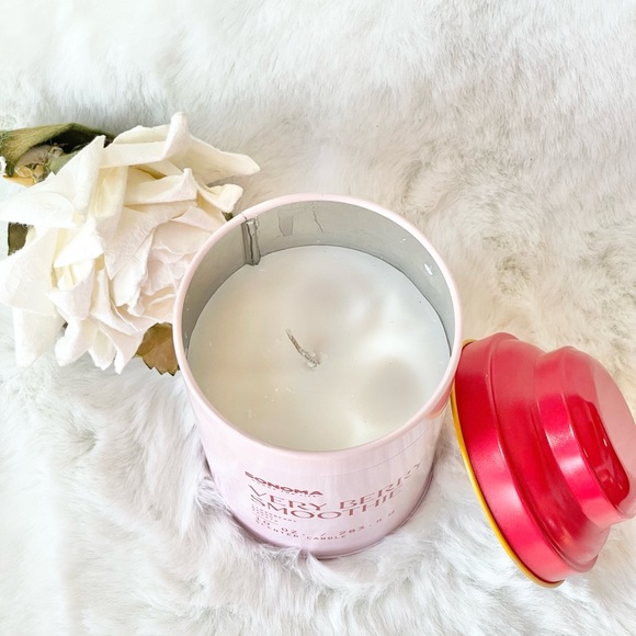 New with tags SONOMA VERY BERRY SMOOTHIE CANDLE IN A CAN 10 oz smells AMAZING! - Picture 2 of 5